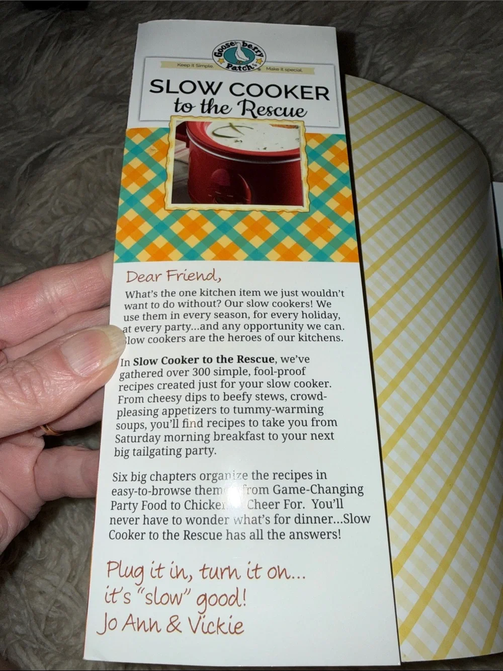 Gooseberry Patch Slow Cooker to the Rescue Cookbook - Teal Accent